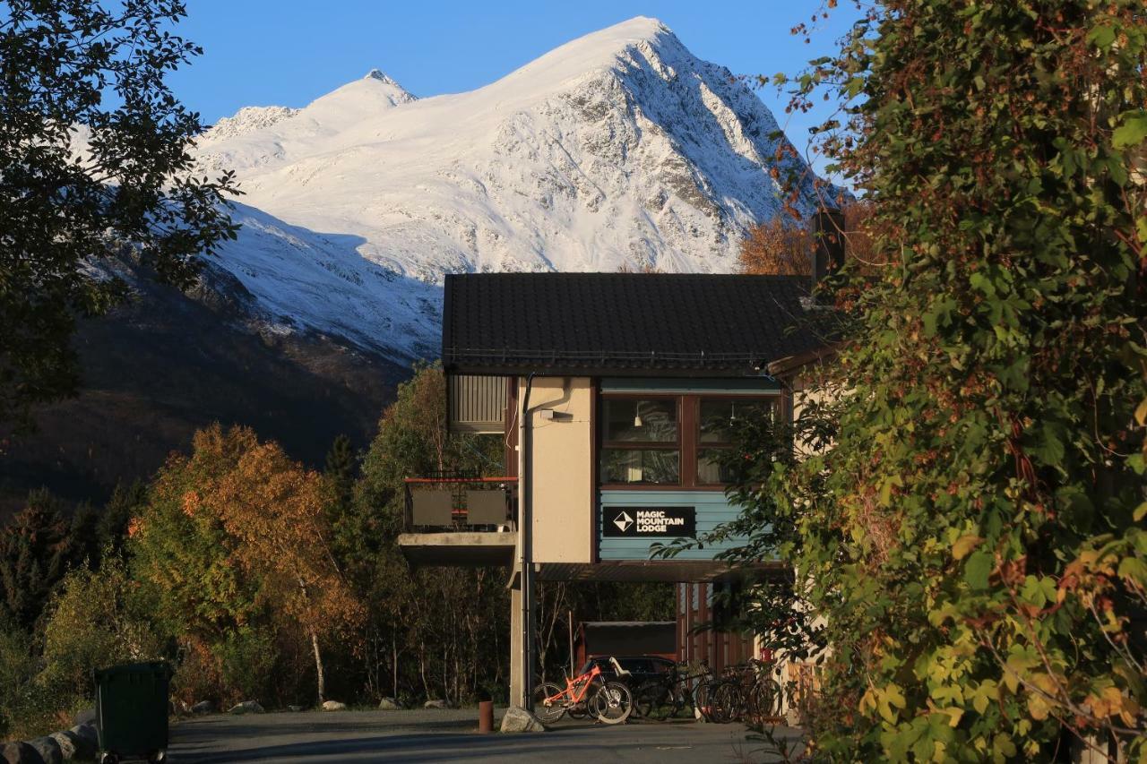 Magic Mountain Lodge - Lyngen Lyngseidet Exterior photo